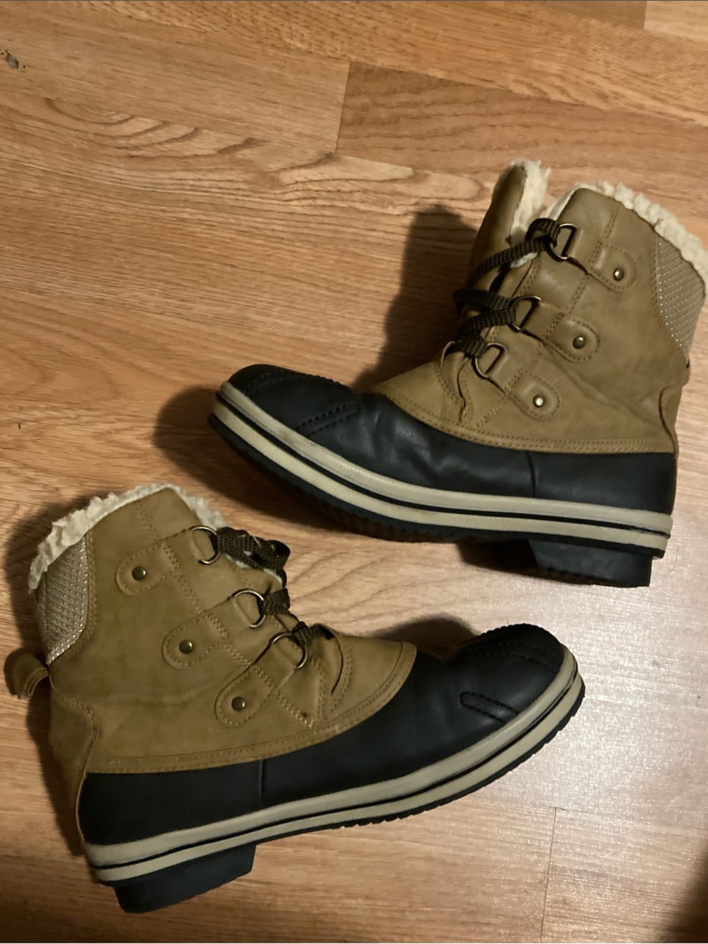 Pawz Duck Boots Sz 9